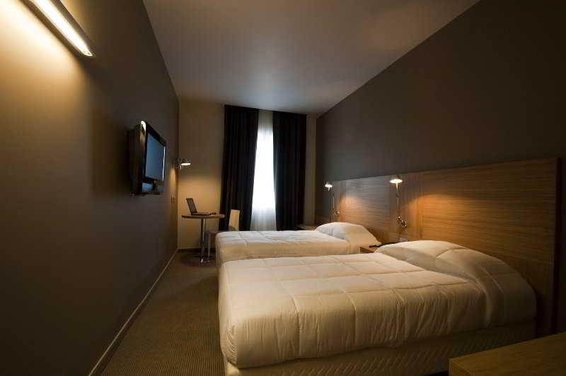 Victor Hotel Bari Værelse billede