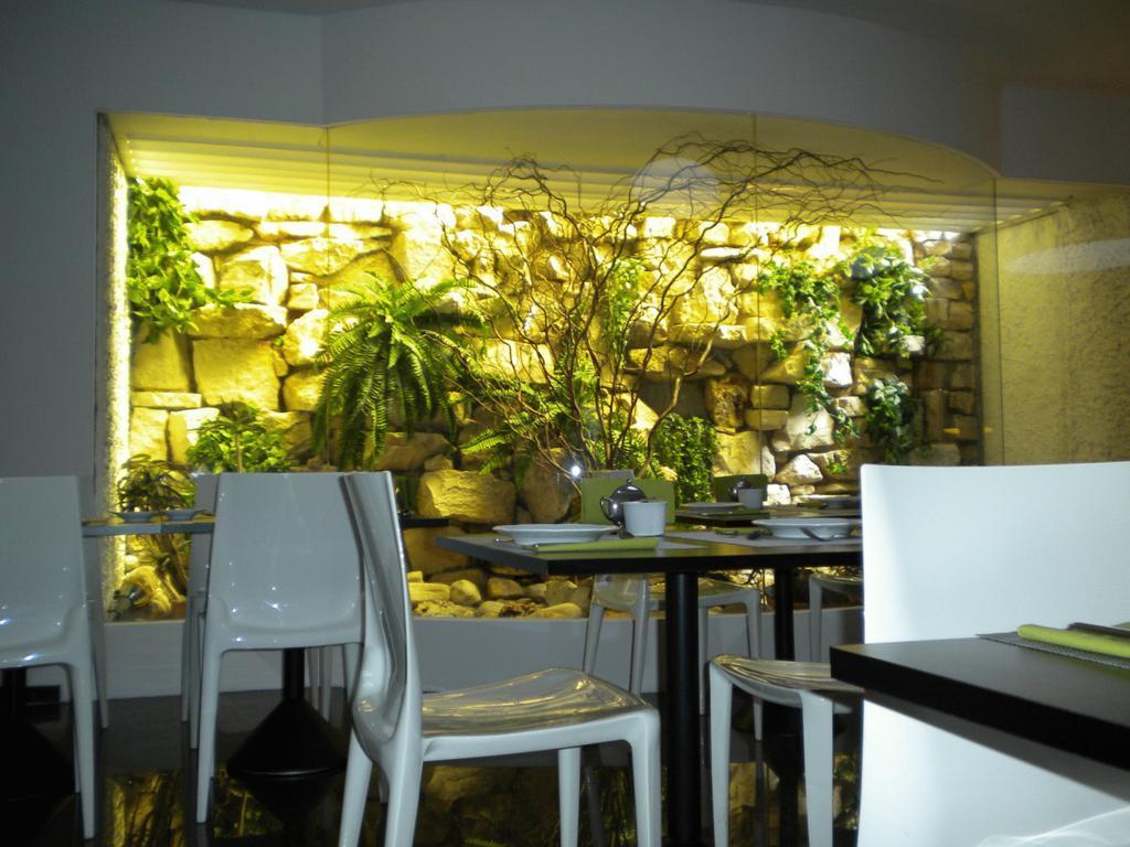 Victor Hotel Bari Restaurant billede